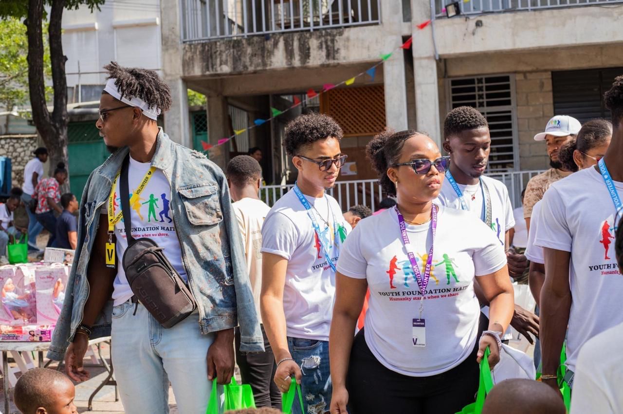Repas communautaire pour les enfants &agrave; P&acirc;ques